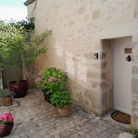 Gite La Folie De Seraphine Senlis  Eksteriør billede